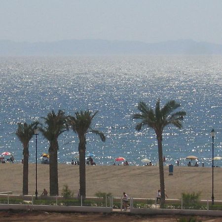 Primera linea costa Almeria con WIFI Roquetas de Mar Esterno foto